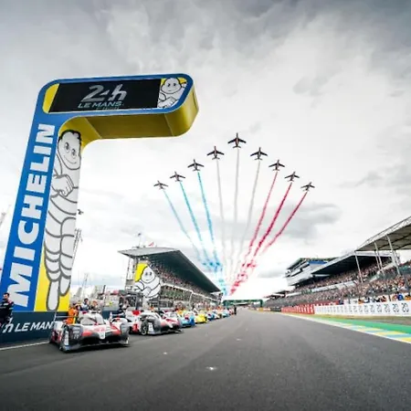 Villa Villa - 14 Beds - Snooker - Jacuzzi - Loft Cinema - 800M Bugatti - 24H Du Mans *