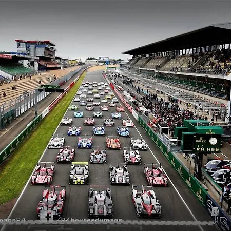 Villa - 14 Beds - Snooker - Jacuzzi - Loft Cinema - 800M Bugatti - 24H Du Mans Villa