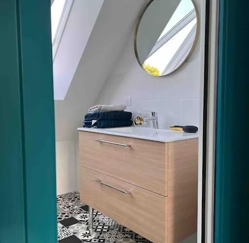 Villa - 14 Beds - Snooker - Jacuzzi - Loft Cinema - 800M Bugatti - 24H Du Mans 빌라 *