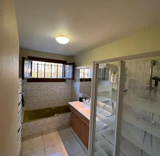 빌라 Villa - 14 Beds - Snooker - Jacuzzi - Loft Cinema - 800M Bugatti - 24H Du Mans *