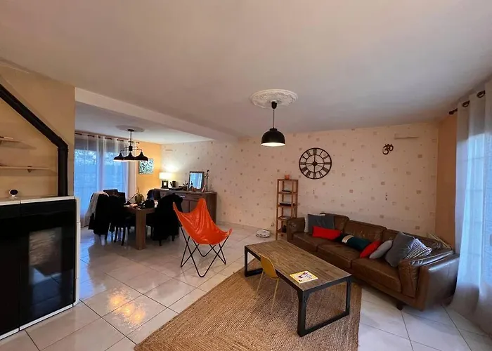 빌라 Villa - 14 Beds - Snooker - Jacuzzi - Loft Cinema - 800M Bugatti - 24H Du Mans 르망